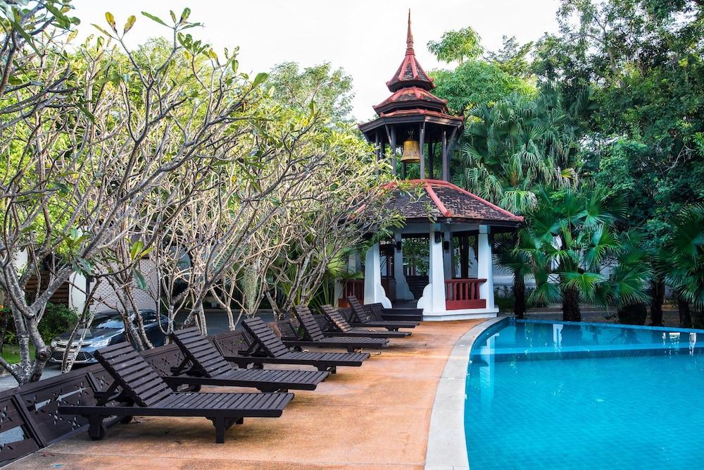 إيه إن بي بول فيلا إن باتايا حمام سباحة مكشوف