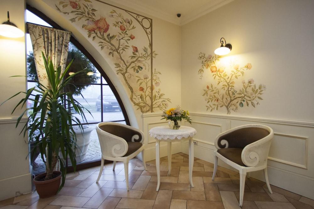 فيلا إستيرا - هوتل آند ريستاوراتسيا منطقة الجلوس في الردهة