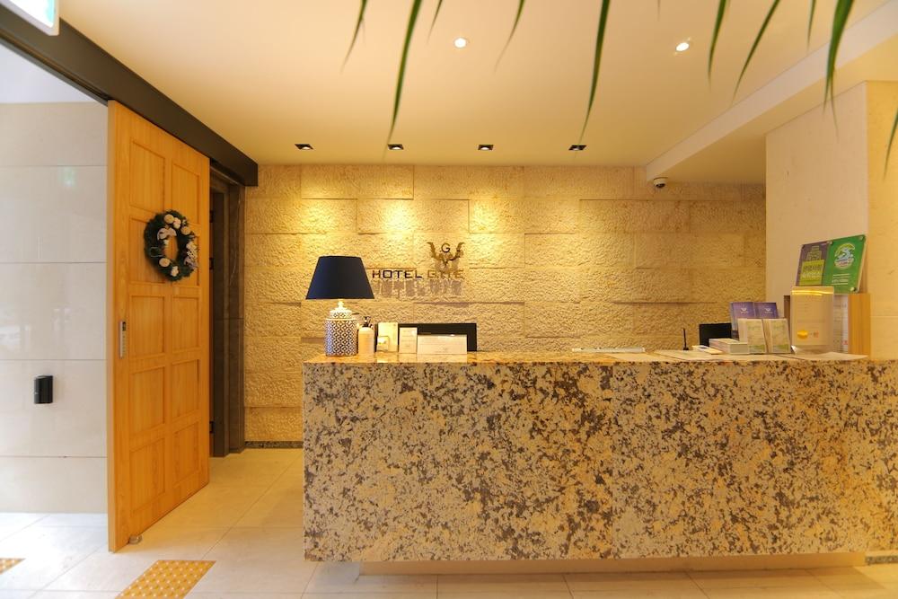 Hotel Gite Lobby