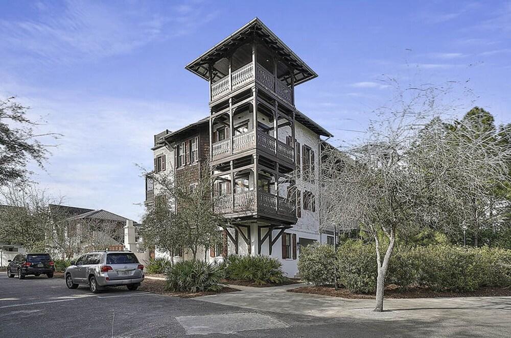 The Watchtower by Five Star Properties Exterior