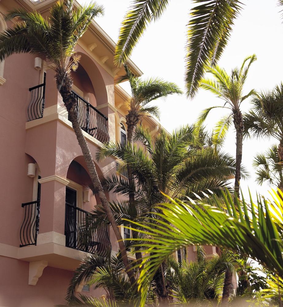 Tahitian Inn Exterior
