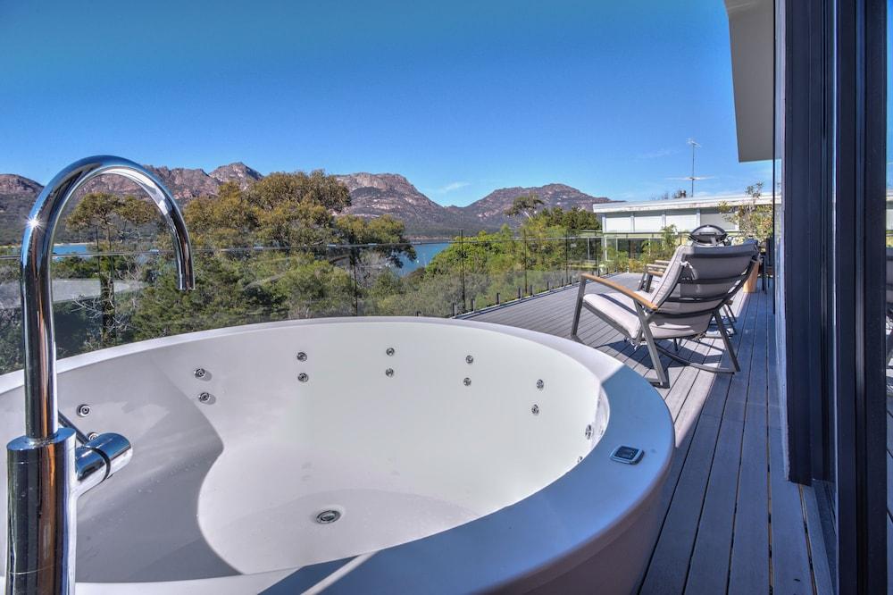 The Observatory Outdoor Spa Tub