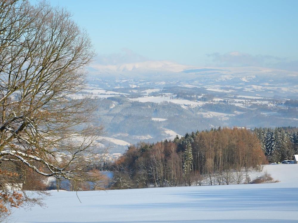 Authentic Log Cabin With Fireplace, Only 300m to the Ski Slope, Unobstructed View Exterior