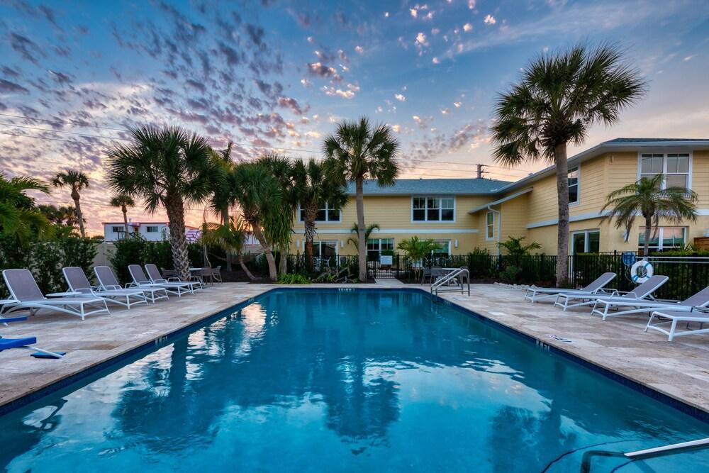 Escape Coastal Resort on Casey Key Waterslide