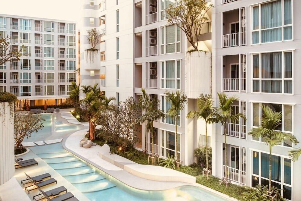 The Base Downtown Condo by Joy Outdoor Pool