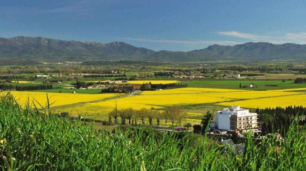 هوتل إمبورادا