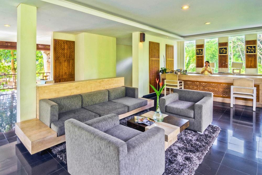 Labak River Hotel by EPS Lobby Sitting Area