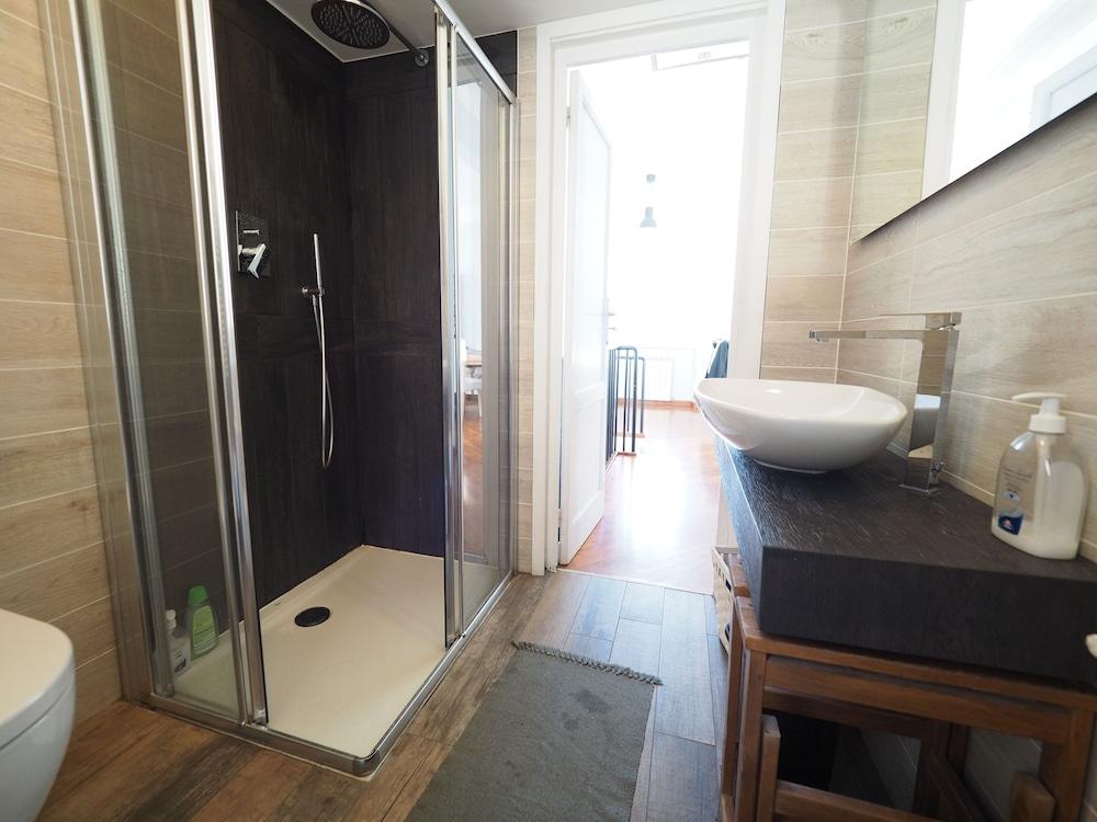 كازا ماركوني تيراتسا سول ماري حمام