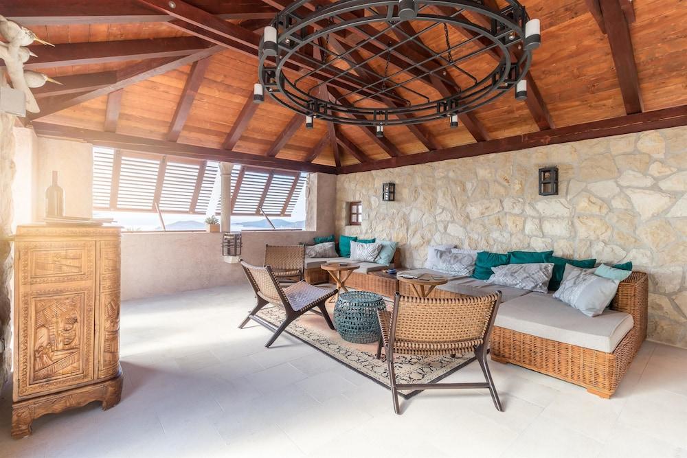NINON - Design B&B - Adults Only Lobby Sitting Area
