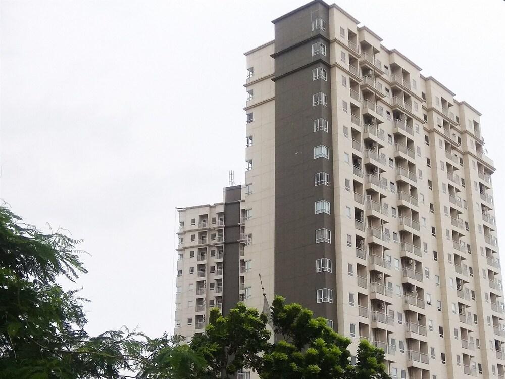 Modern and Comfy Studio @ Mustika Golf Apartment Exterior