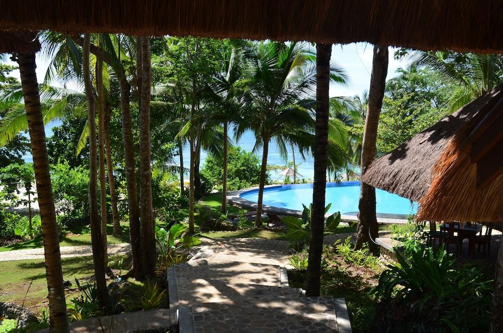 Amun Ini Beach Resort & Spa Exterior