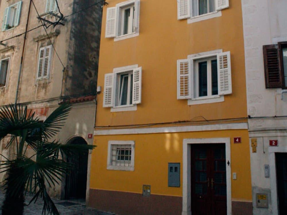 Charming Studio in the Heart of Piran, Near the Sea Featured Image