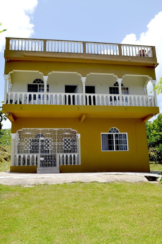 كوزي لوكال إن المنطقة الخارجية