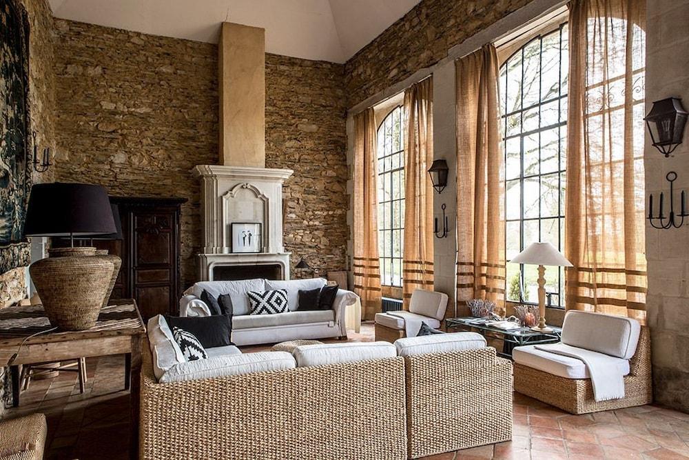 تشاتو ديس بريوتيريز منطقة الانتظار في الردهة