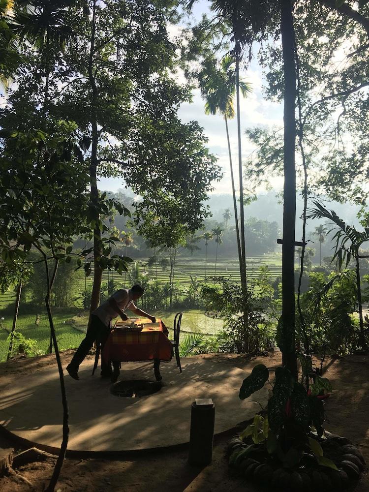 Kandy Village Glamping