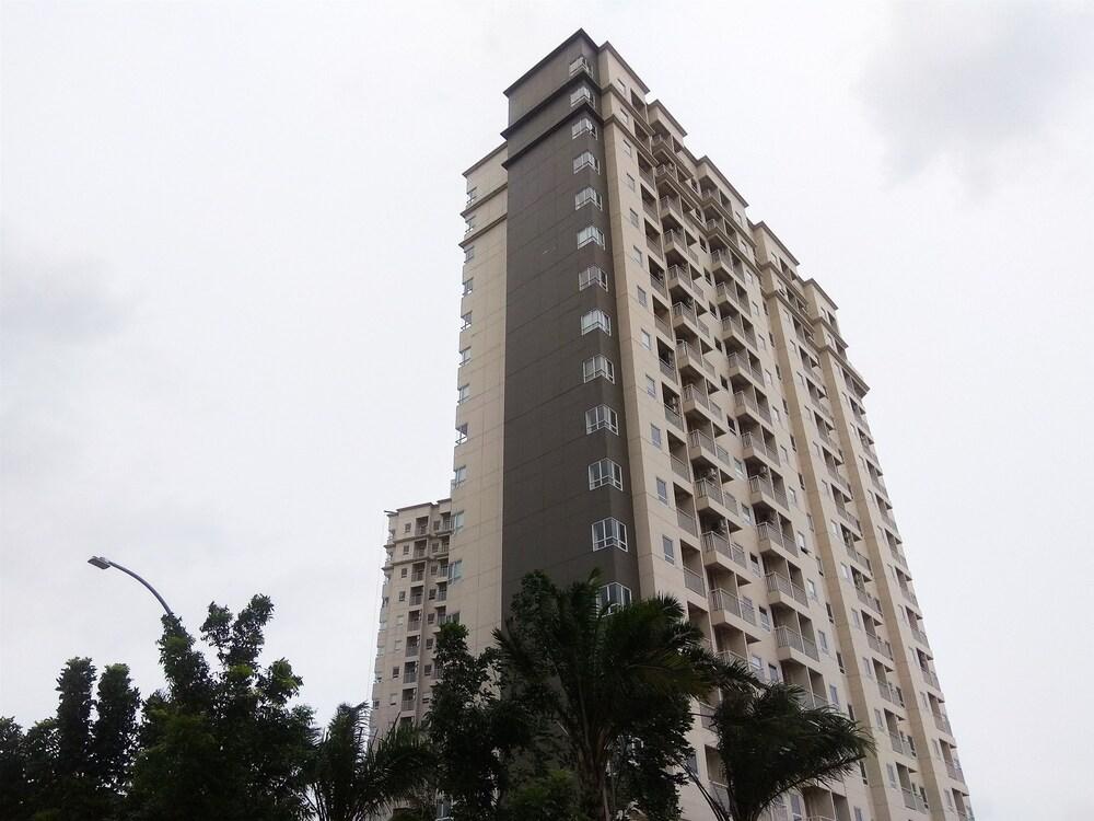 Modern and Comfy Studio @ Mustika Golf Apartment Exterior