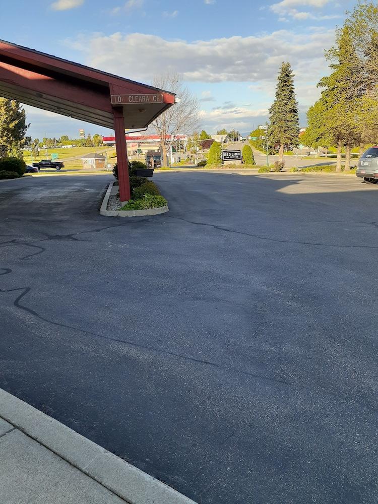 ريد لايون إن آند سويتس بوست فولز المنطقة الخارجية