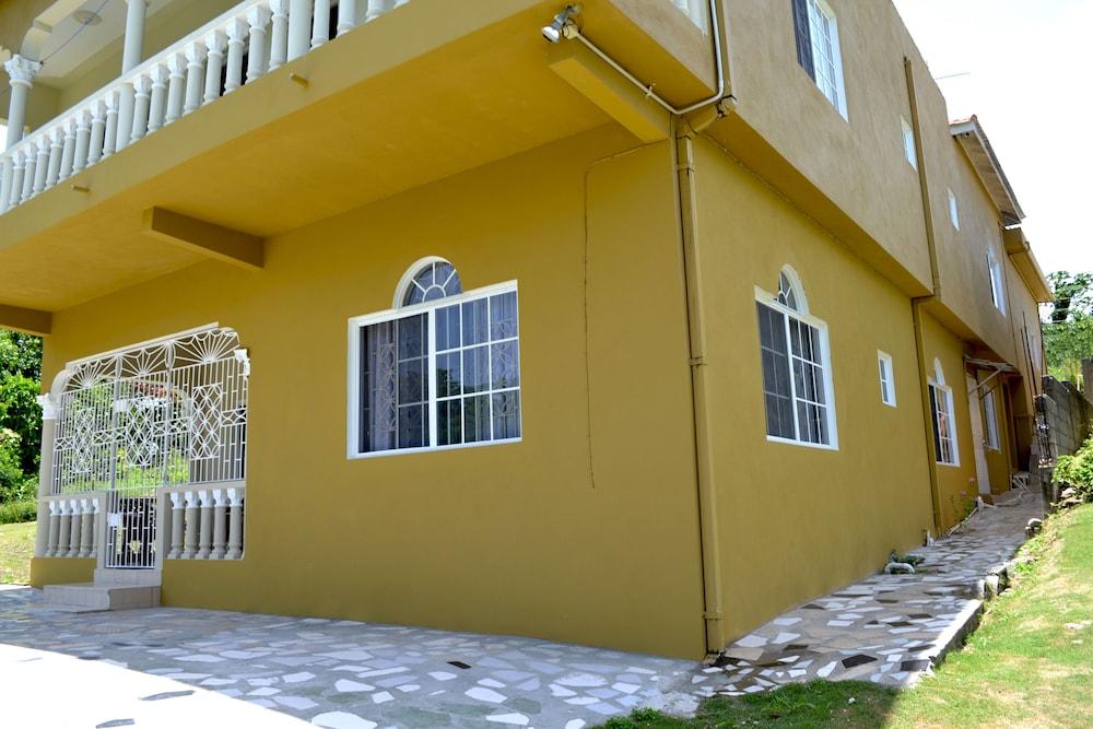 كوزي لوكال إن المنطقة الخارجية