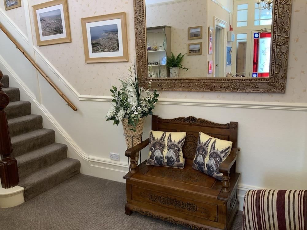 ليندين لودج جيست هاوس - للمبيت والإفطار