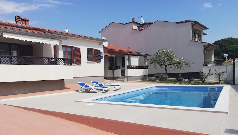 Apartments Rudez