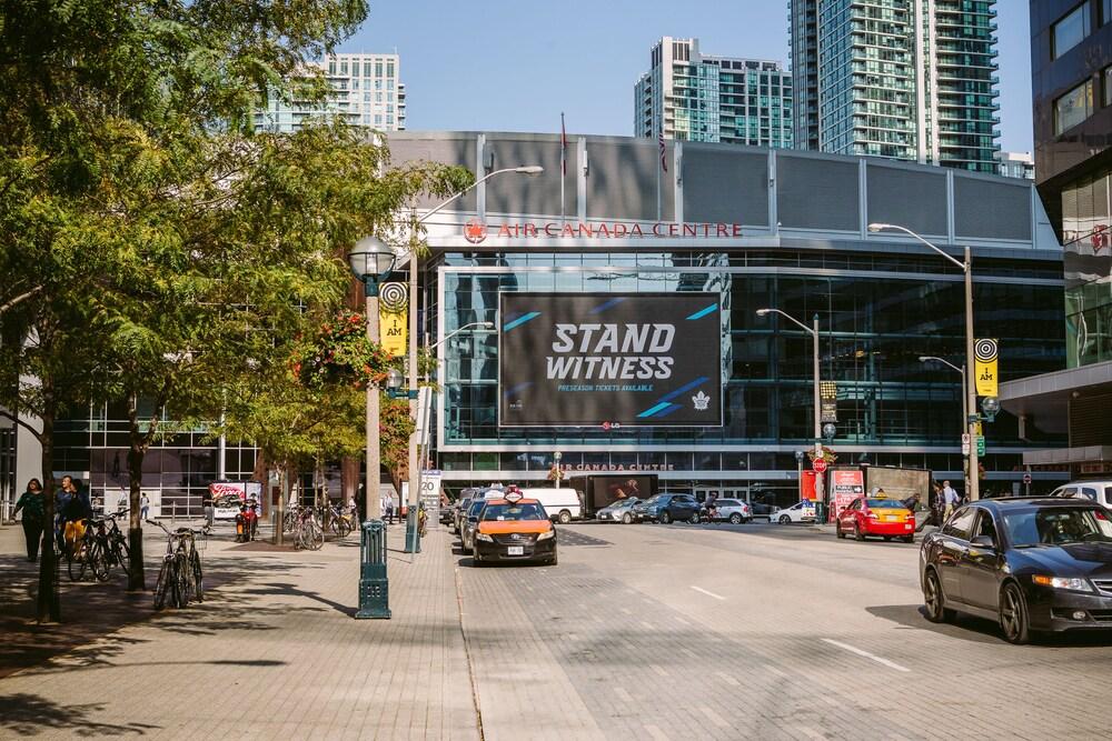 QuickStay - Gorgeous 2-Bedroom in the Heart of Downtown Exterior