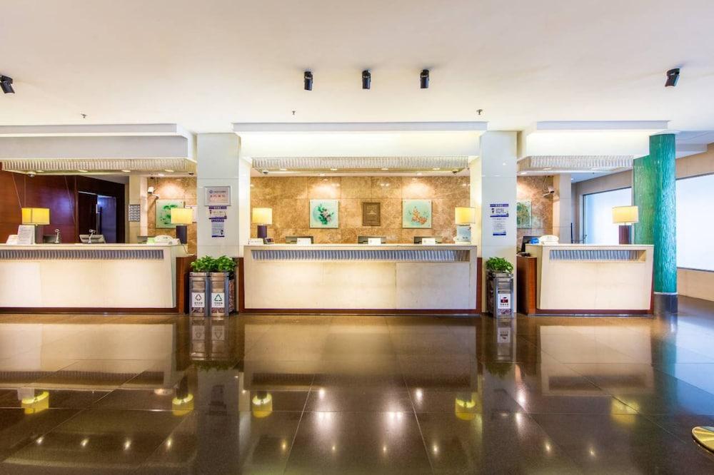 Liuhua Hotel Lobby