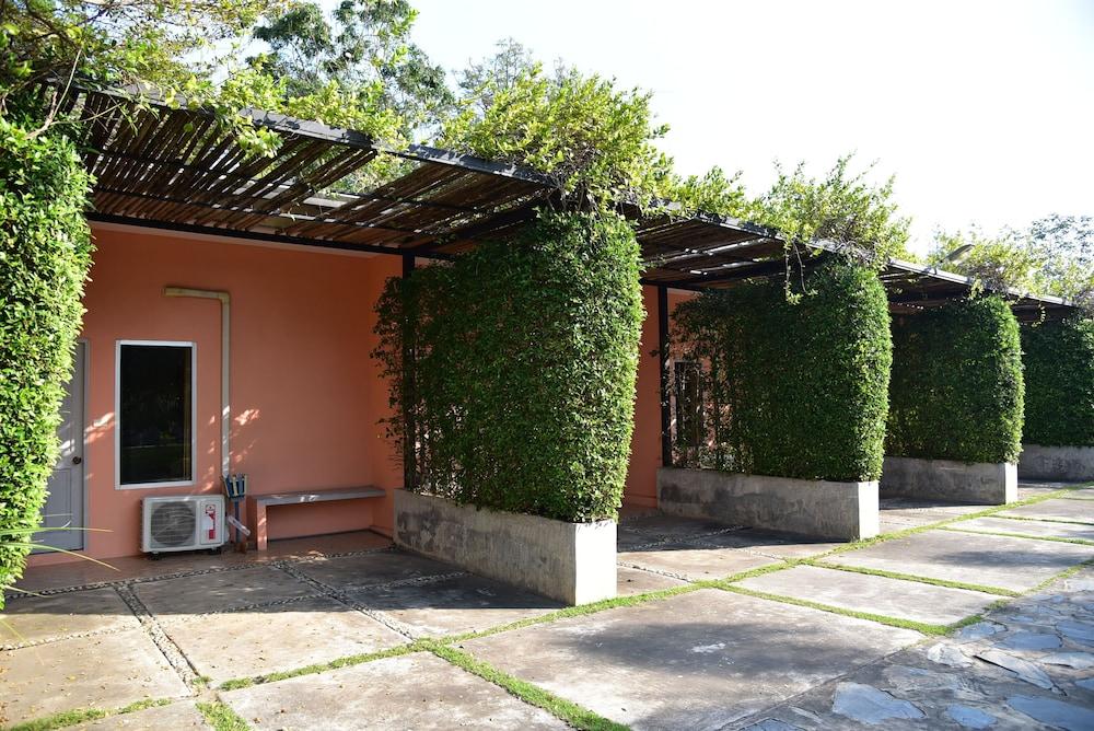 Mittraphap Resort Exterior