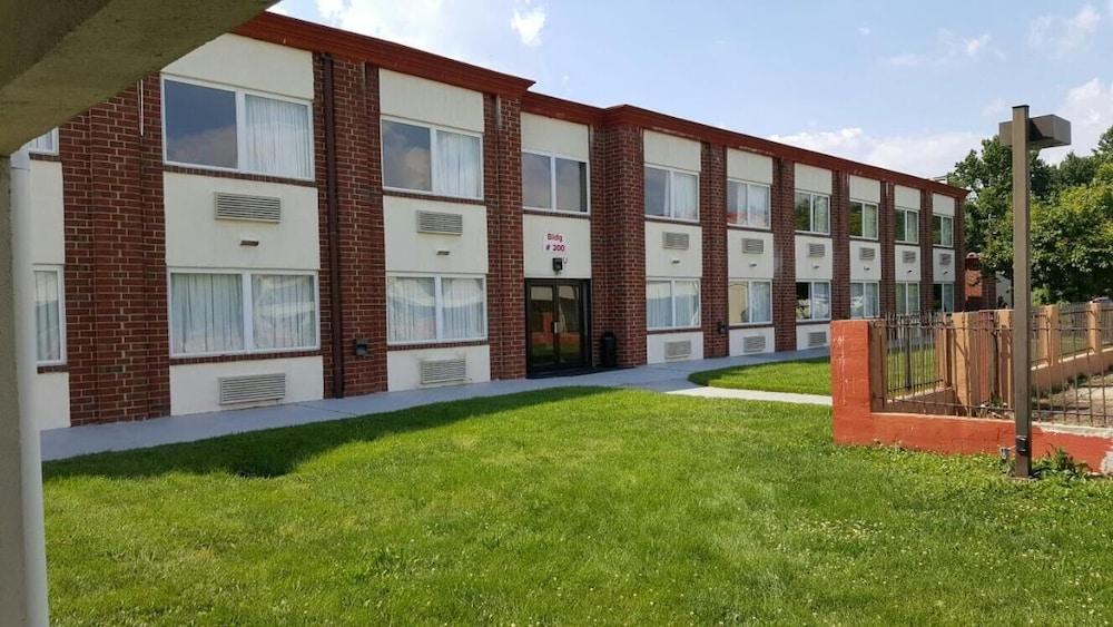 ريد كاربت إن آند سويتس المنطقة الخارجية