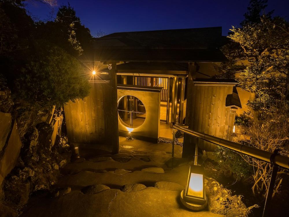 ناغومي نو يادو هاناغوكورو المنطقة الخارجية