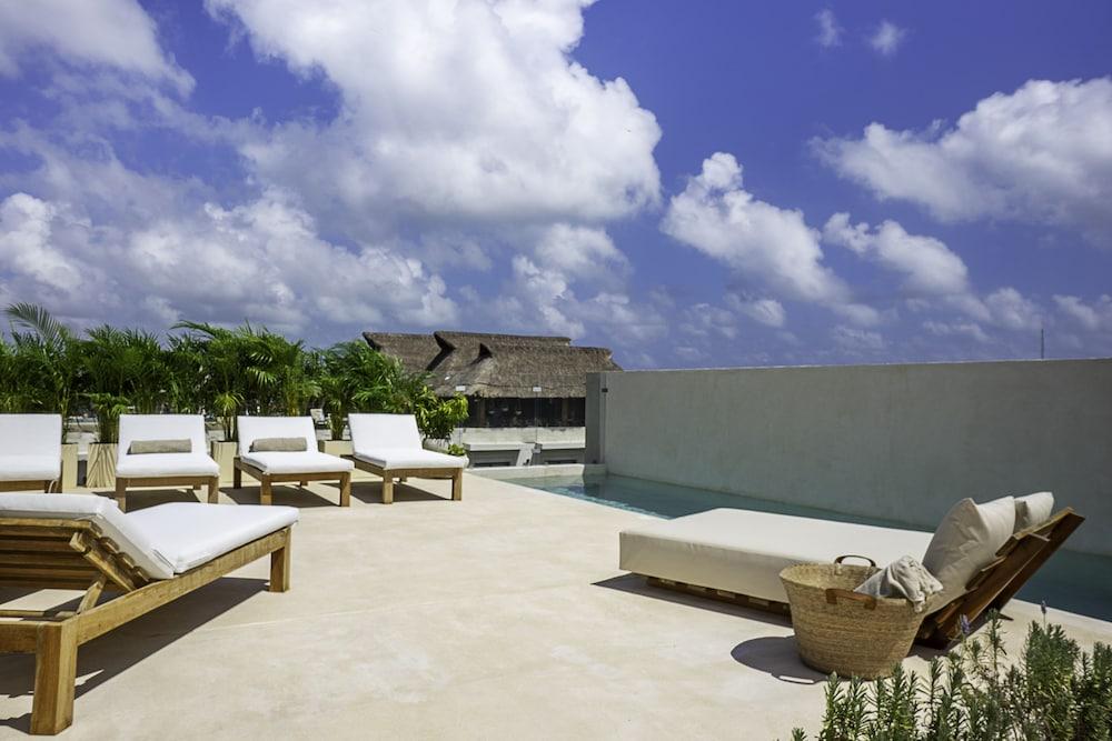 Calalily Aldea Zama by Homing Bird Outdoor Pool