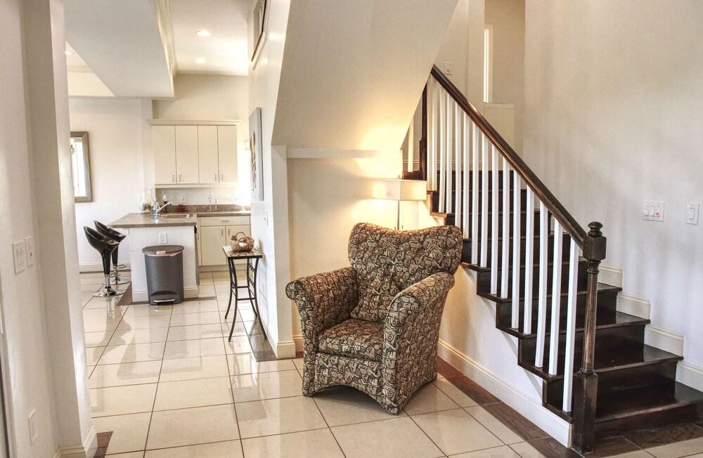 ليك نورما لاكشري ليفينج - كوروناس أزول تفاصيل الفندق من الداخل