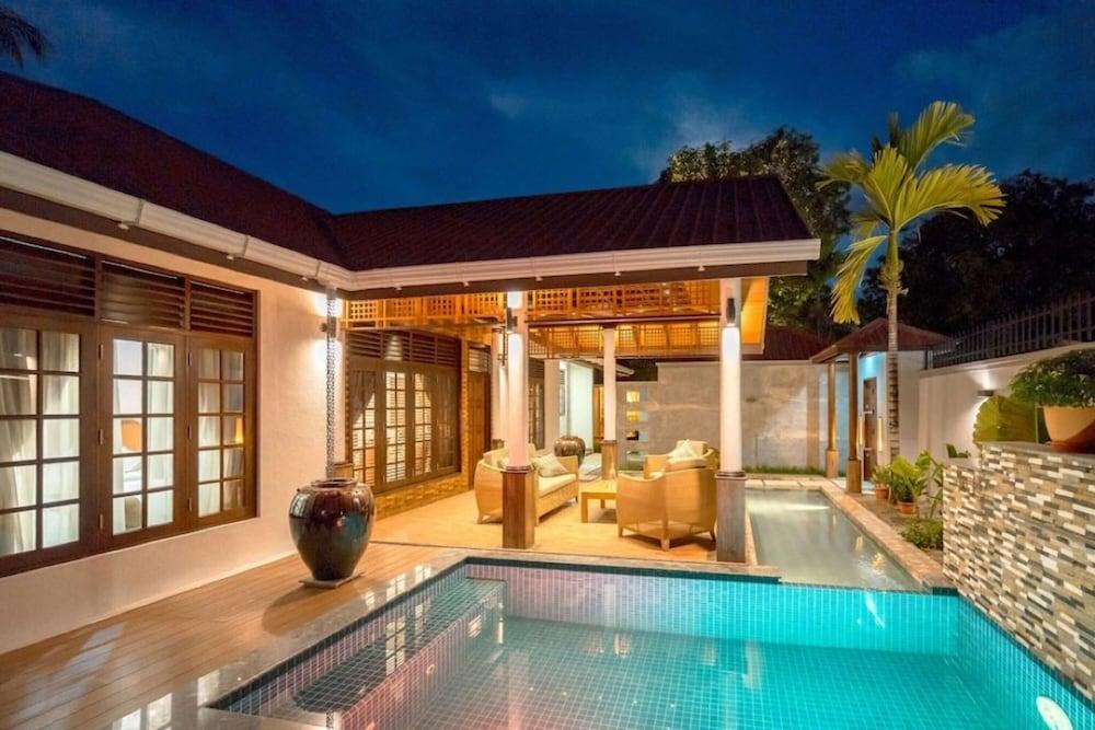 Alafehi Retreat Luxury Villas with Pool Access Outdoor Pool