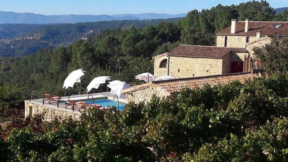 Le Pressoir de la Devèze المنطقة الخارجية