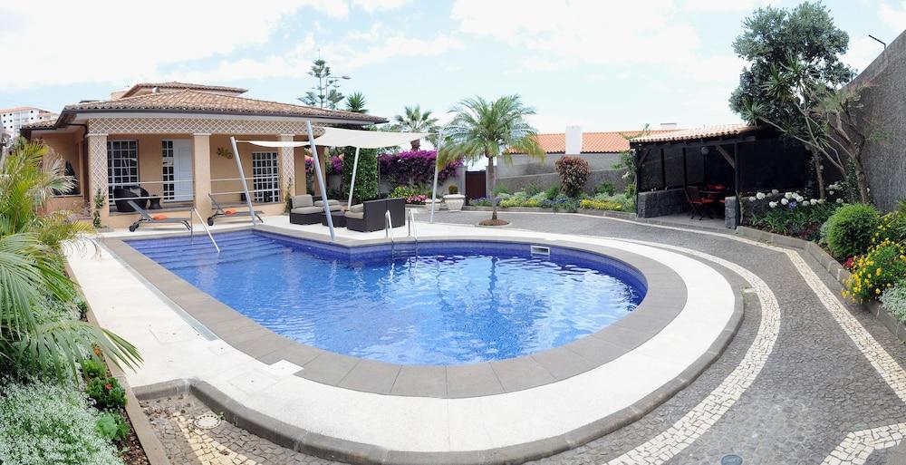 فيلا دو فاليه حمام سباحة مكشوف