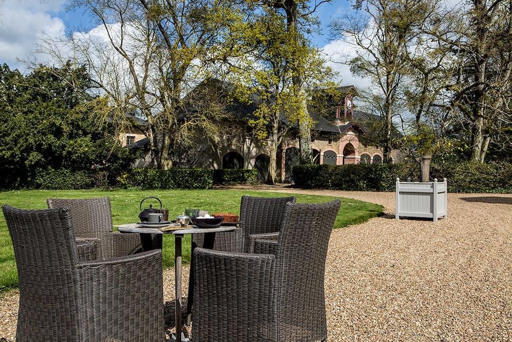 تشاتو ديس بريوتيريز تفاصيل الفندق من الخارج