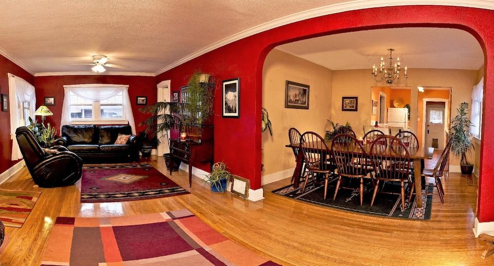 Downtown House with a Big Back Yard Interior