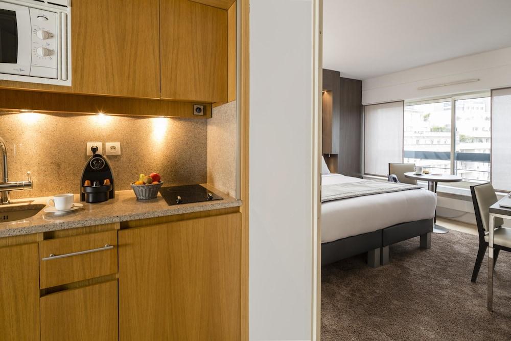 Residhome Courbevoie La Défense Room