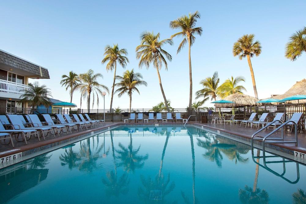 Outrigger Beach Resort Outdoor Pool