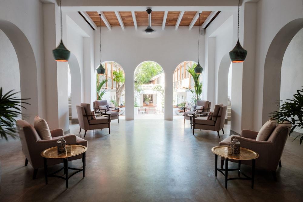 Fort Bazaar Lobby Sitting Area