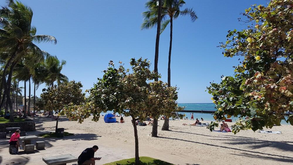 غرفة واحدة تم تجديدها على بعد دقيقتين من الشاطئ الشاطئ