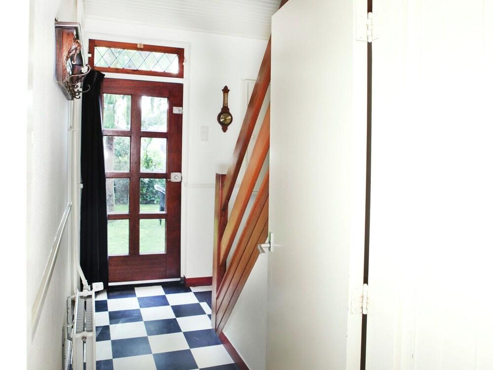 Holiday Home With Roofed Terrace, Barbecue & Garden in Bentelo