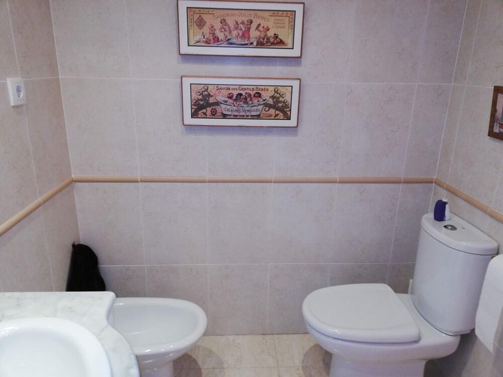 Las Terrazas Esc. 6 1º pta 3 Bathroom