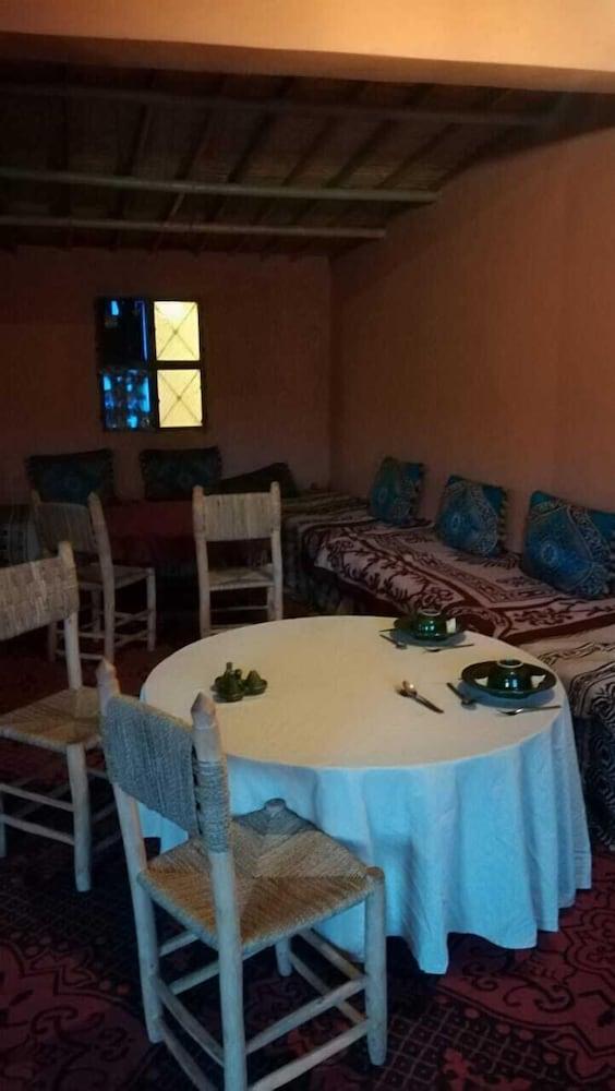 كارافان رونارد دو ديزرت منطقة الجلوس في الردهة