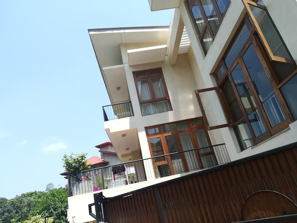 ماندارين هيل ريزيدنس