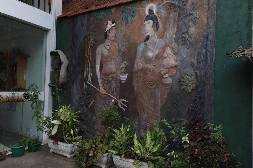 يوهو باورا وود إن تفاصيل الفندق من الداخل