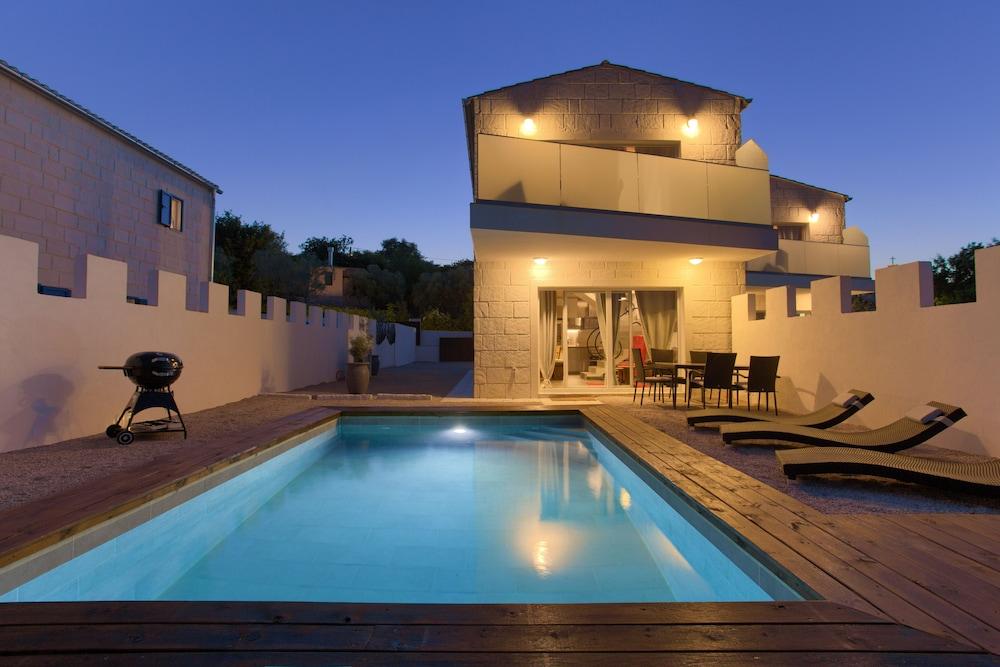 Pax House 2