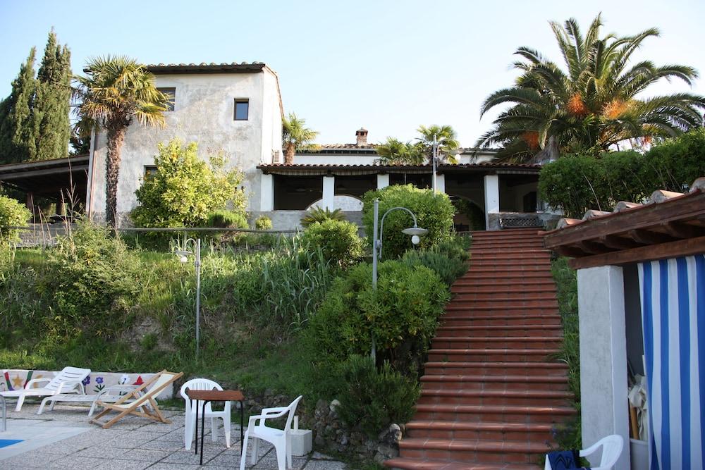 Albergo Montechiari Exterior