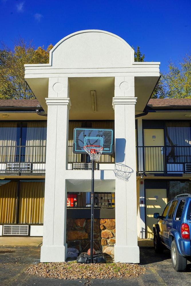 صنسيت إن كلاركزفيل المنطقة الخارجية