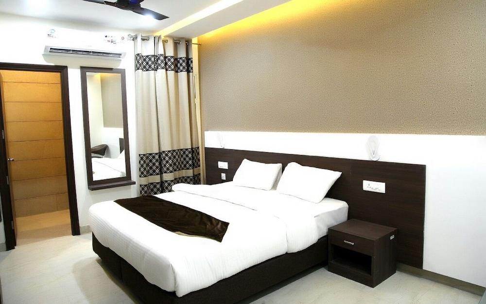 Hotel Royal MJS Pinjore Interior