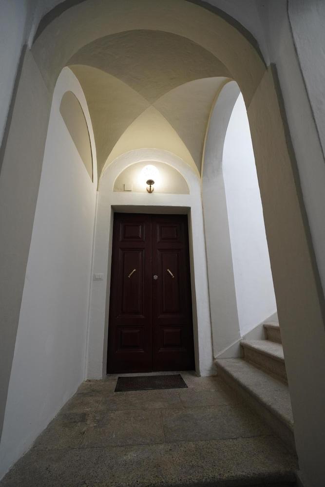 Residenza Vecchi Tempi Interior Entrance